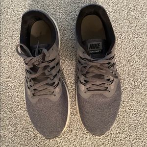 Nike men’s running shoes size 10